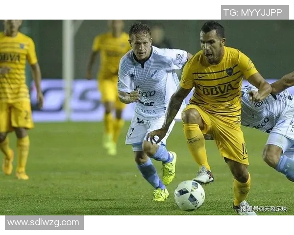 班菲尔德与波士顿的激烈对决揭示了足球战术的深度与魅力